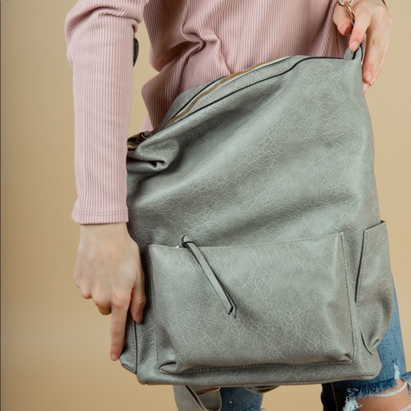 Gray backpack - Picture 7 of 11